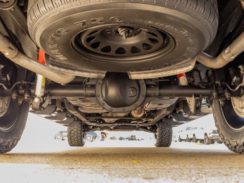 Used 2023 GMC Sierra 1500 SLT w/ SLT Premium Package image 16