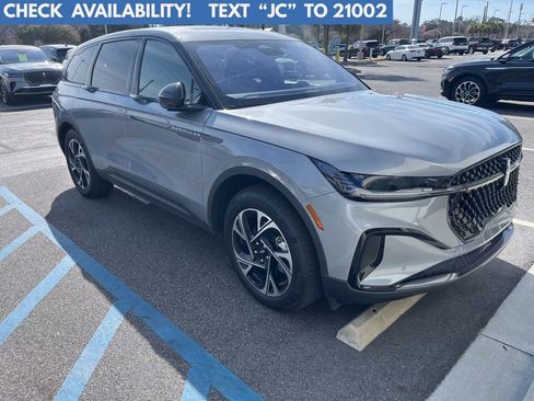 Used 2025 Lincoln Nautilus Premier w/ Equipment Group 102A image 1