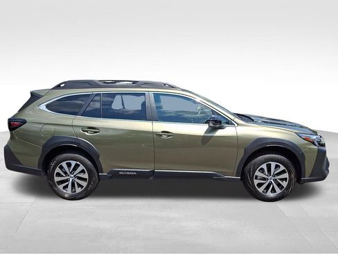 Certified 2025 Subaru Outback Premium AWD/4WD image 7