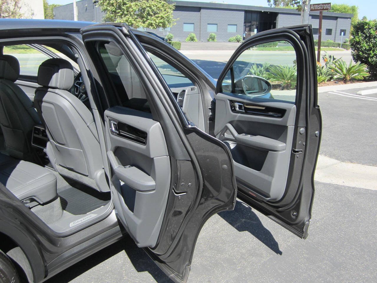Used 2019 Porsche Cayenne AWD/4WD image 15