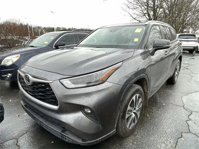 Used 2023 Toyota Highlander XLE