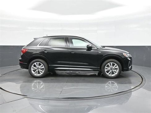 New 2025 Audi Q3 2.0T Premium image 8