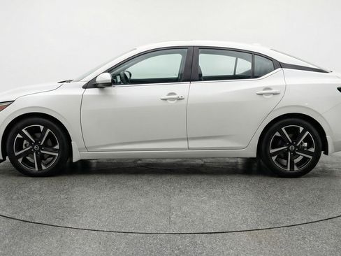 Used 2025 Nissan Sentra SV FWD image 3