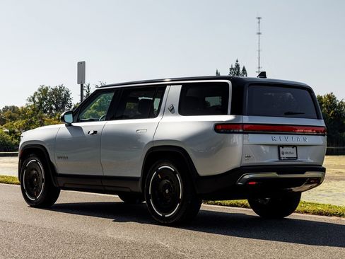 Used 2025 Rivian R1S Adventure image 5