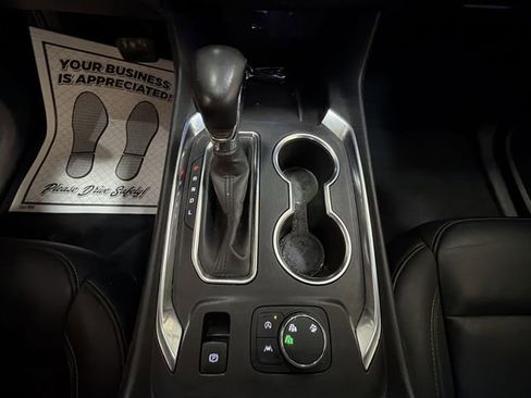 Certified 2022 Chevrolet Traverse LT image 21