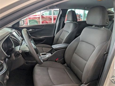 Used 2016 Chevrolet Malibu LT image 5