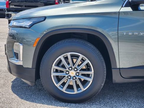Used 2023 Chevrolet Traverse LT FWD image 9