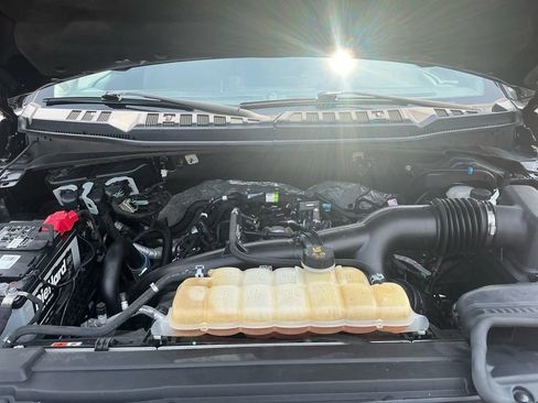 Used 2018 Ford F150 XLT AWD/4WD image 25
