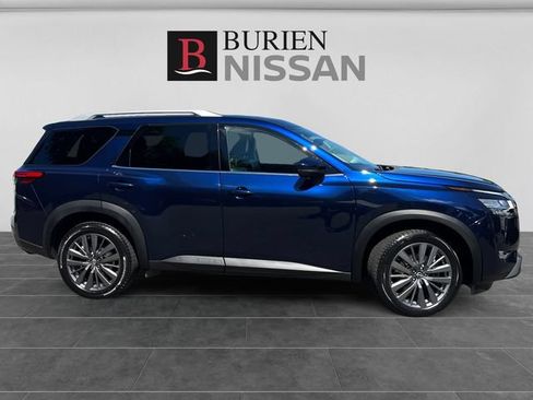 Used 2022 Nissan Pathfinder SL w/ SL Premium Package AWD/4WD image 6