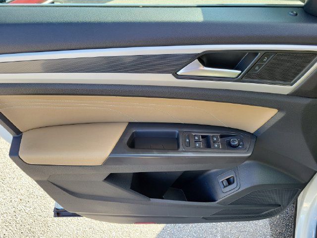 Used 2023 Volkswagen Atlas Cross Sport SE w/ Panoramic Sunroof Package FWD image 16