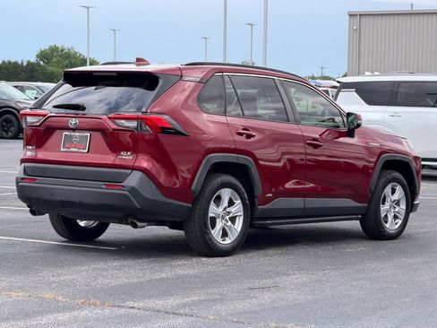Used 2020 Toyota RAV4 XLE w/ Convenience Package AWD/4WD image 5