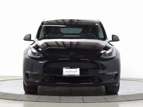 Used 2023 Tesla Model Y Long Range image 2