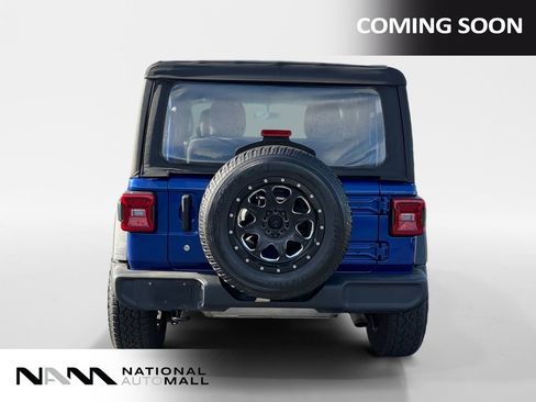 Used 2018 Jeep Wrangler Sport AWD/4WD image 3