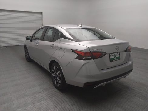 Used 2025 Nissan Versa SV image 5