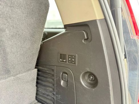 Used 2015 Cadillac Escalade Premium image 26