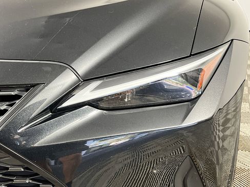 Used 2021 Lexus IS 300 image 12