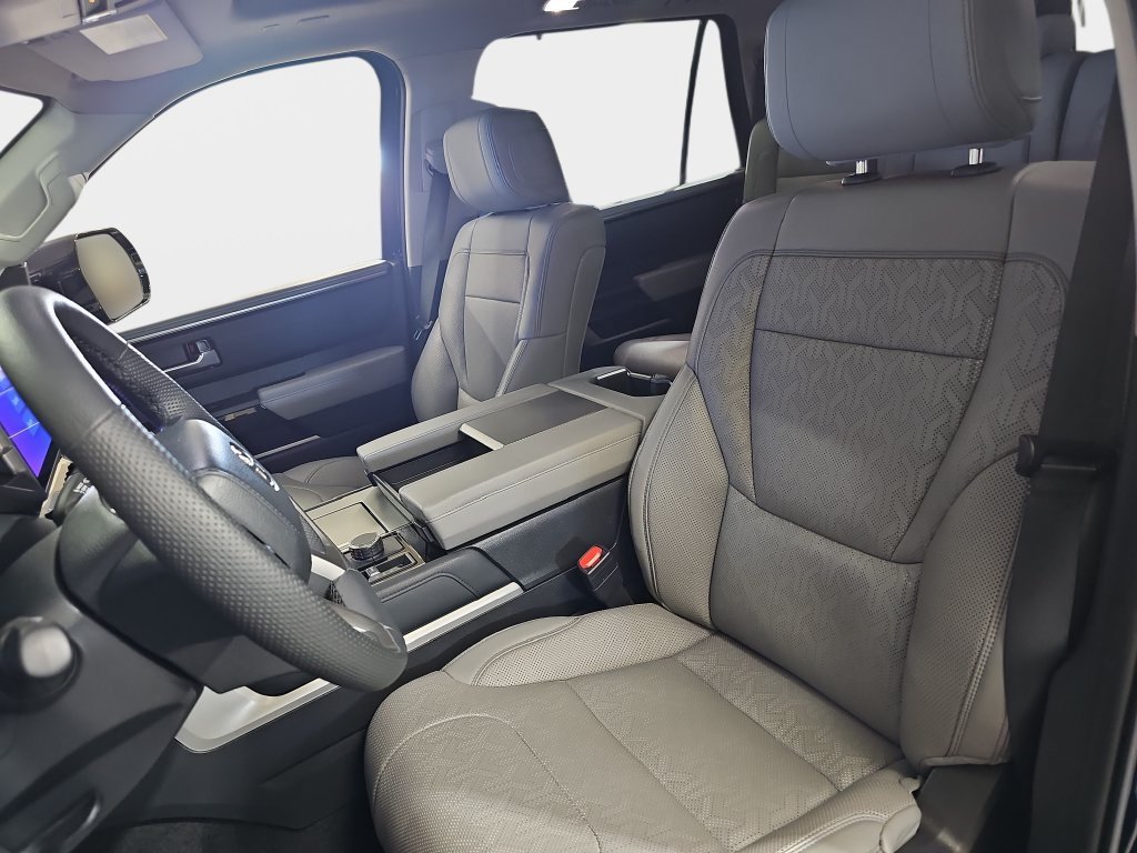 Used 2023 Toyota Sequoia Limited AWD/4WD image 18