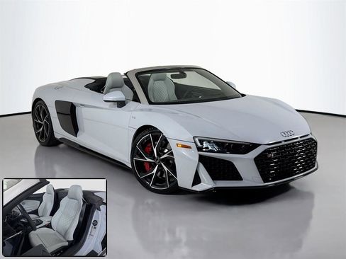 Used 2021 Audi R8 V10 w/ Premium Package image 2
