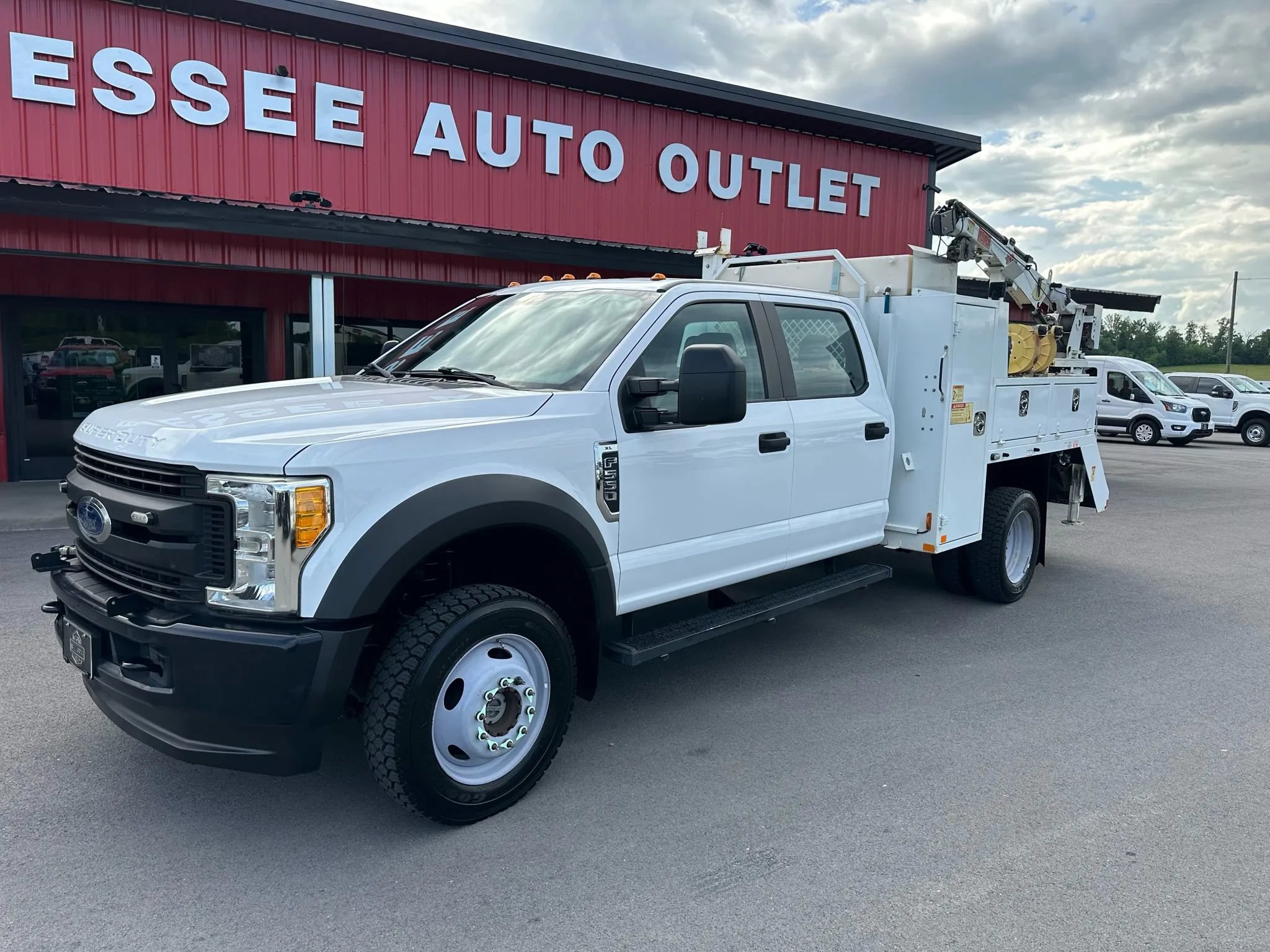 Used 2017 Ford F550 4x4 Crew Cab Super Duty image 2