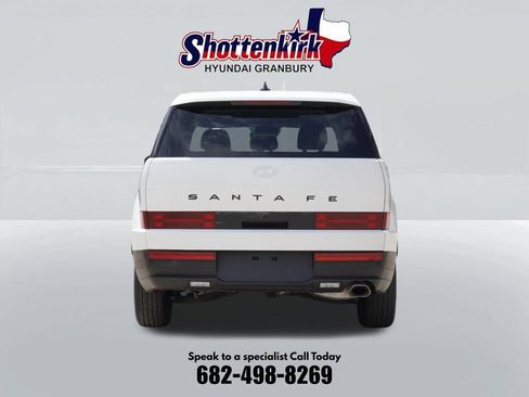 Used 2025 Hyundai Santa Fe SE FWD image 7