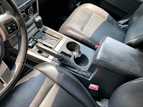 Used 2012 Jeep Liberty Limited Jet w/ Comfort/Convenience Group AWD/4WD image 14