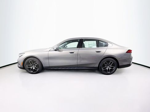 New 2026 BMW 530i xDrive w/ Premium Package AWD/4WD image 4