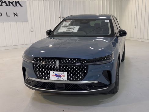 New 2026 Lincoln Nautilus Premier AWD/4WD image 4