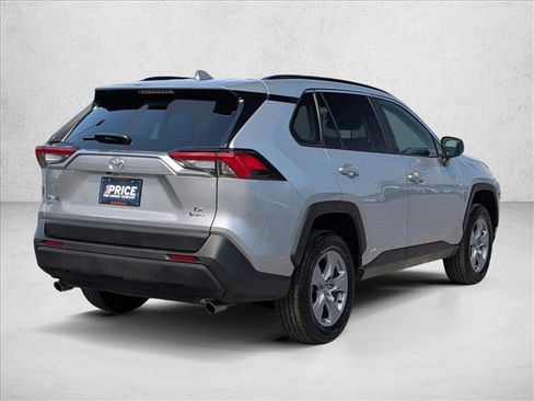 Used 2025 Toyota RAV4 LE image 5