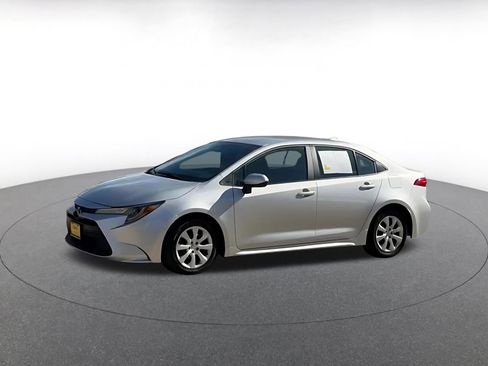 Used 2025 Toyota Corolla LE FWD image 8