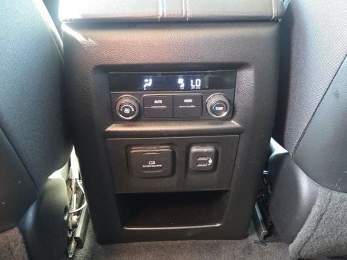 Used 2020 Chevrolet Traverse RS w/ LPO, Floor Liner Package FWD image 18