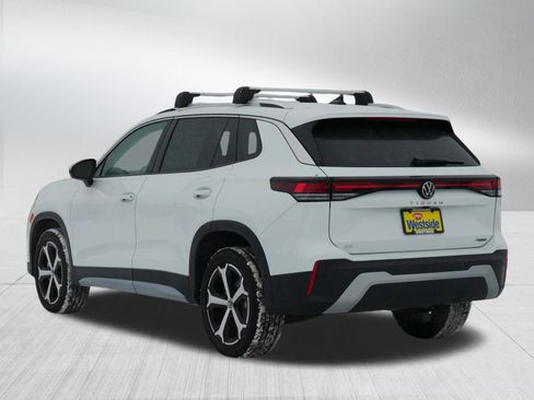 New 2025 Volkswagen Tiguan SE AWD/4WD image 2