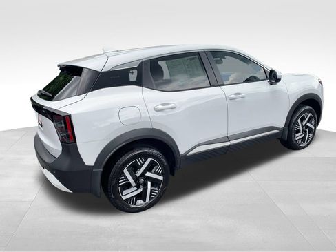 Used 2025 Nissan Kicks SV FWD image 5