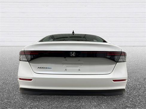 New 2025 Honda Accord SE image 4
