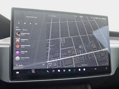 Used 2023 Tesla Model S Standard Range image 16