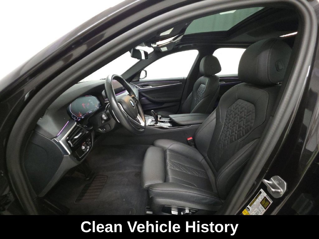 Used 2023 BMW 530i xDrive w/ Premium Package AWD/4WD image 4