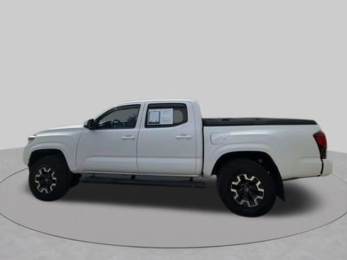 Used 2020 Toyota Tacoma SR AWD/4WD image 2