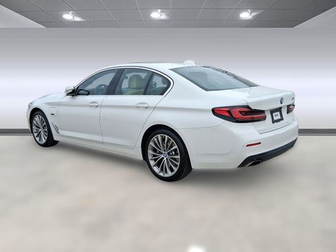 Certified 2023 BMW 530e w/ Executive Package image 3