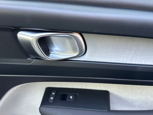 Certified 2026 Volvo XC40 B5 Plus w/ Protection Package Premier AWD/4WD image 19