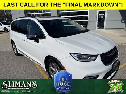 Used 2023 Chrysler Pacifica Limited