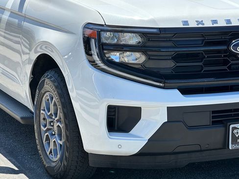 Used 2025 Ford Expedition Active RWD image 14