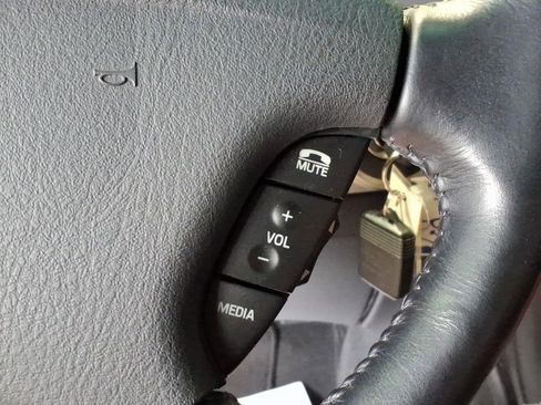 Used 2005 Ford Thunderbird RWD image 17