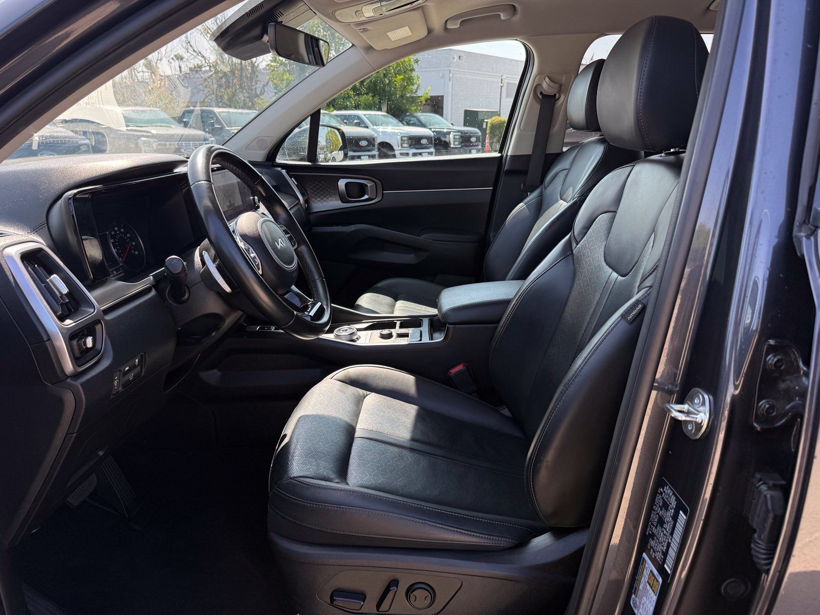 Used 2023 Kia Sorento EX FWD image 5