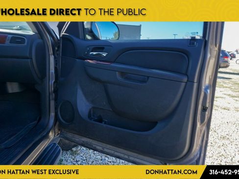 Used 2011 Chevrolet Suburban LT image 27