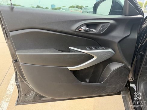 Used 2025 Chevrolet Trax RS w/ Driver Confidence Package FWD image 9