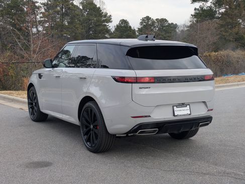 New 2025 Land Rover Range Rover Sport Dynamic SE image 7