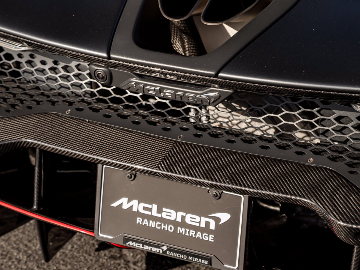 Used 2019 McLaren Senna RWD image 15