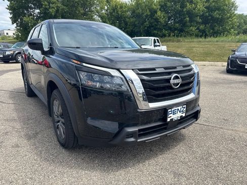 Used 2023 Nissan Pathfinder S AWD/4WD image 1