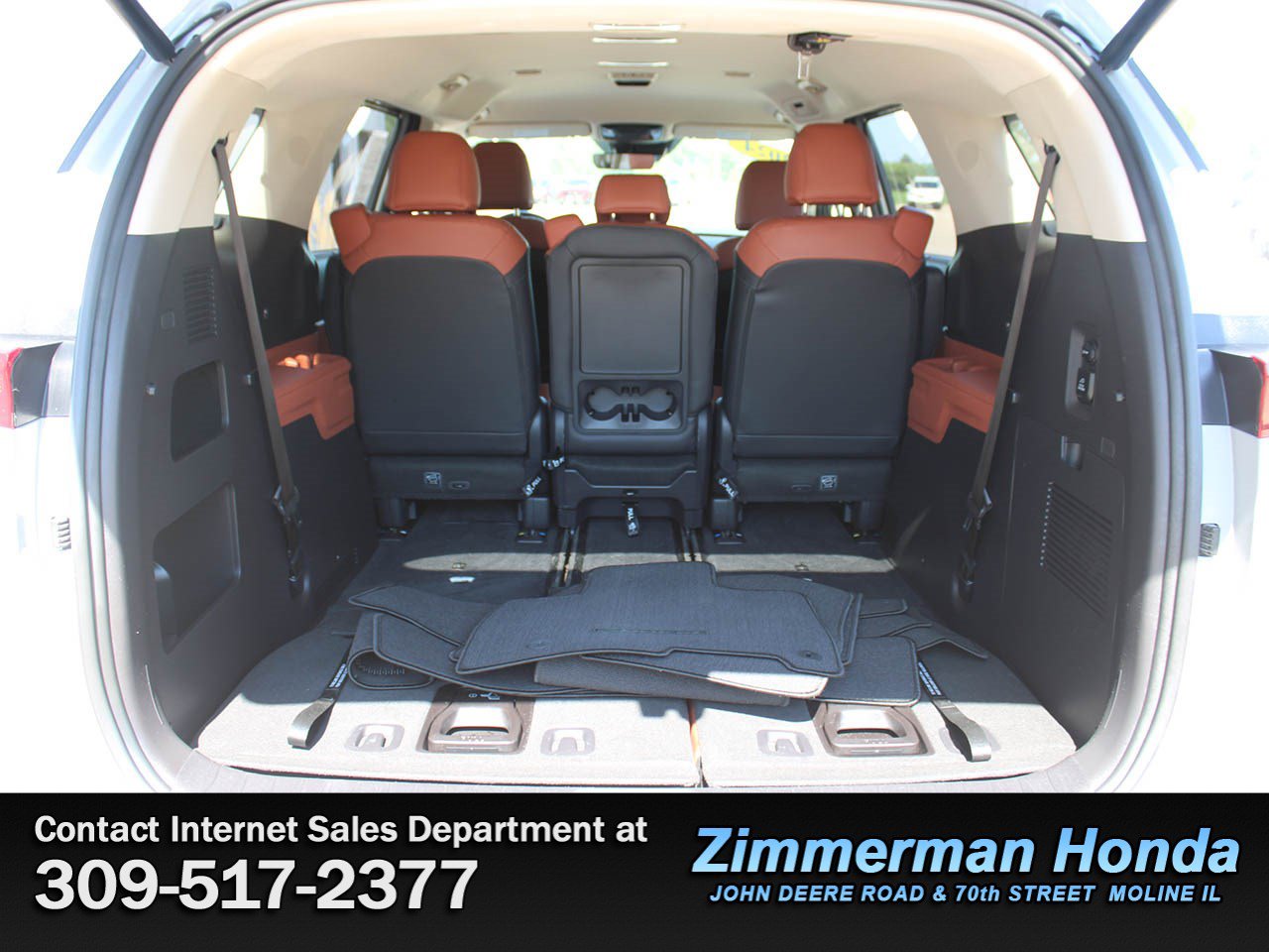 Used 2024 Kia Carnival SX FWD image 7