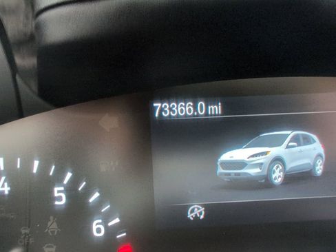 Used 2020 Ford Escape SEL image 17