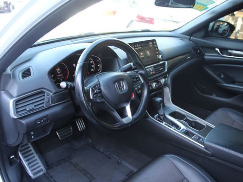 Used 2018 Honda Accord Sport image 14